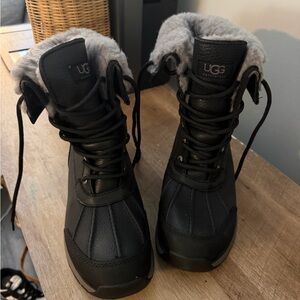 UGG  Adirondack Black Boots with Gray Fur